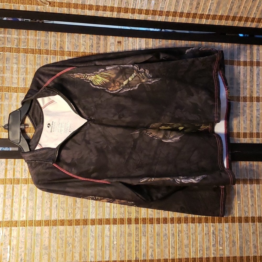 Mossy oak pullover